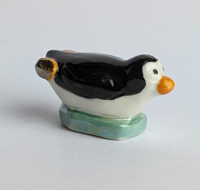 Pinguin auf dem Weh nach Hause 