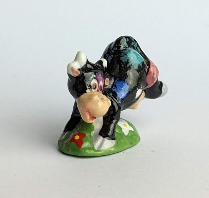 Springende schwarze Kuh 