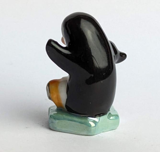 tanzender Partypinguin 1 