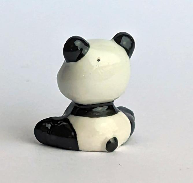 sitzender Panda 